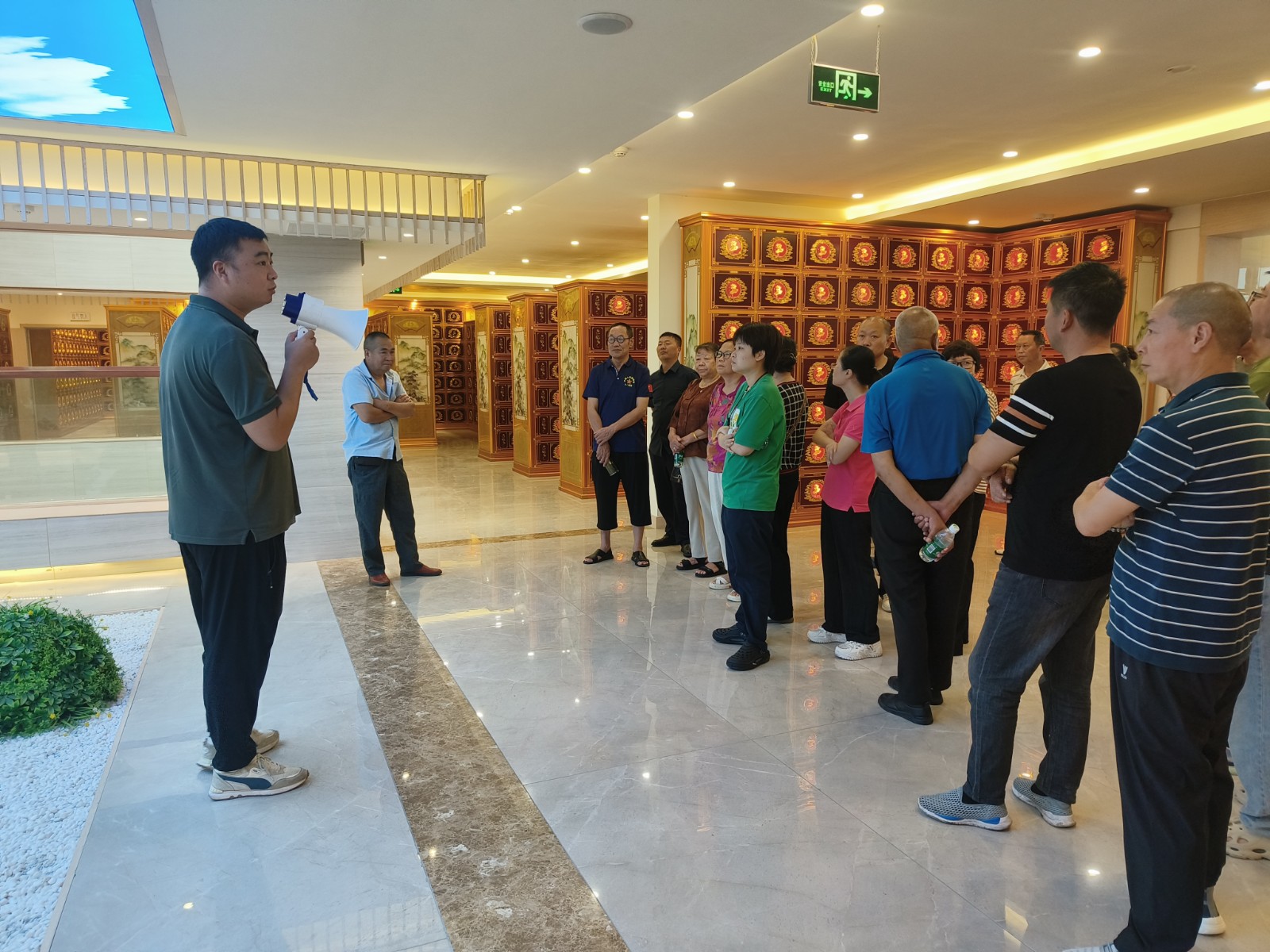 1751529879743006020.jpg 小汉镇四举措深化节地生态安葬宣传活动2.jpg