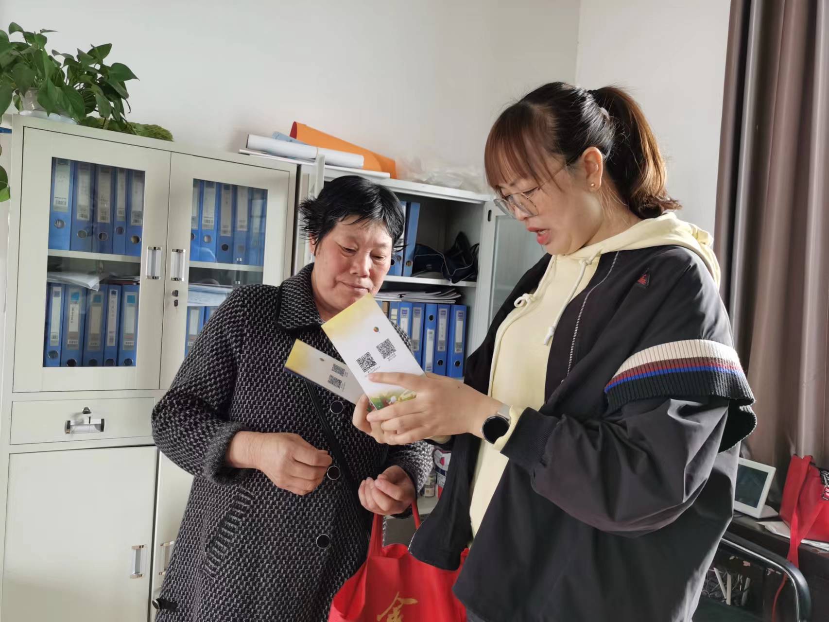 1751529985790026467.jpg 小汉镇四举措深化节地生态安葬宣传活动4.jpg