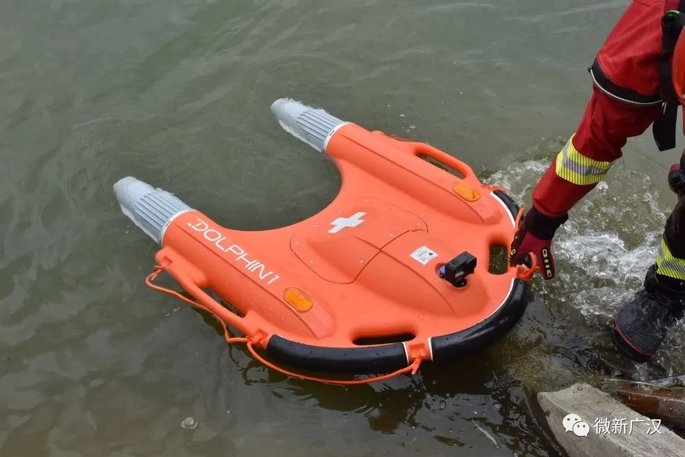 围堆堆广汉水上救援添置新利器水面救生机器人上线